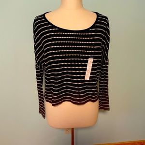 New with tag lose sweater size M